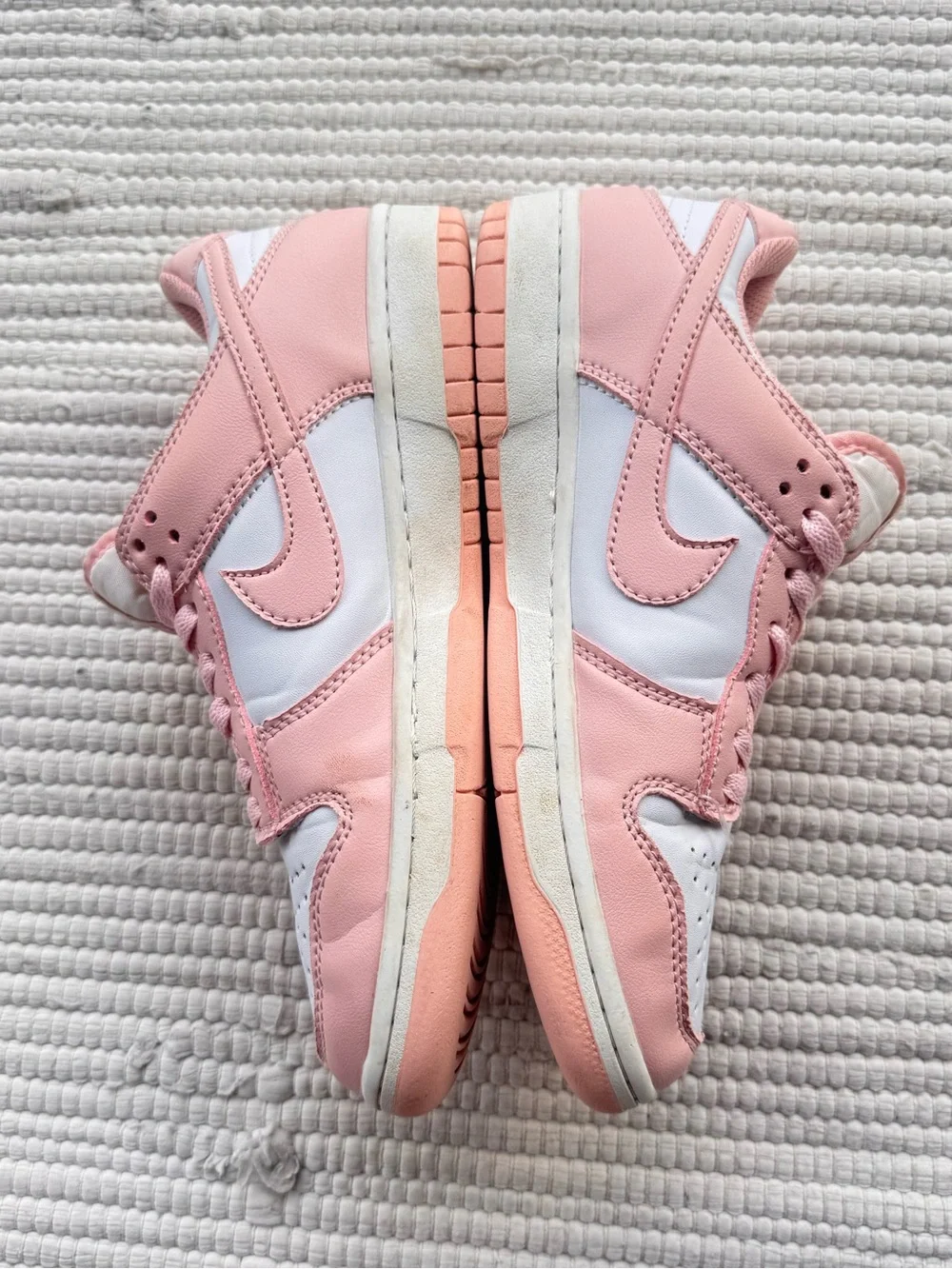 Nike Pink & White Low Top Sneakers Women’s Casual Streetwear